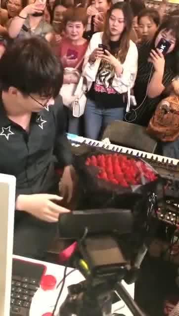 宁哥哥邻居爆料视频,独家视频揭露惊人真相  第1张